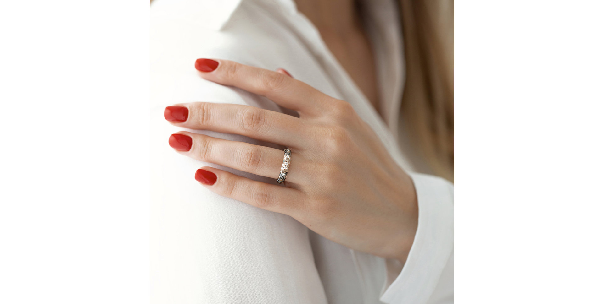 Prsteň s bielymi, hnedými a čiernymi diamantmi Inferno Galaxy