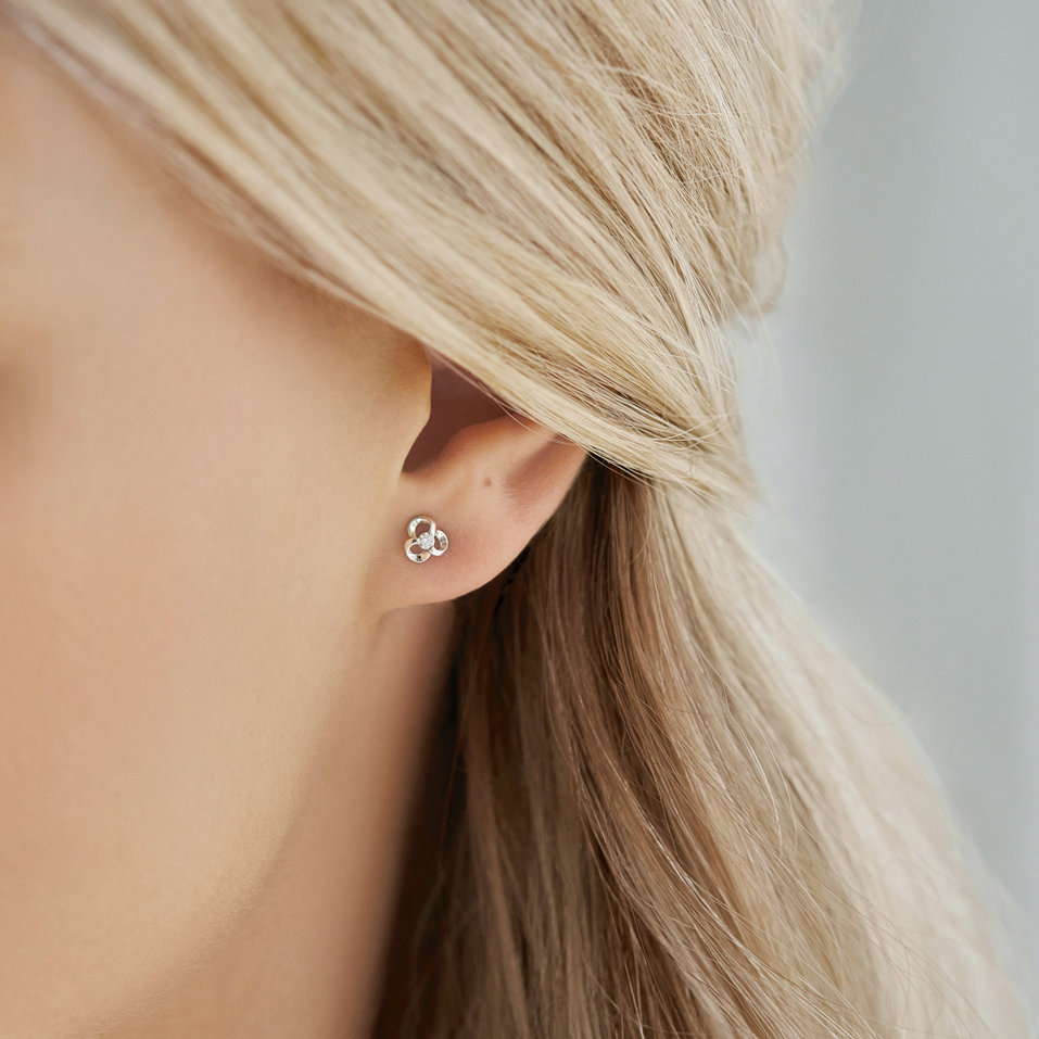 Náušnice s diamantom Curled Flower