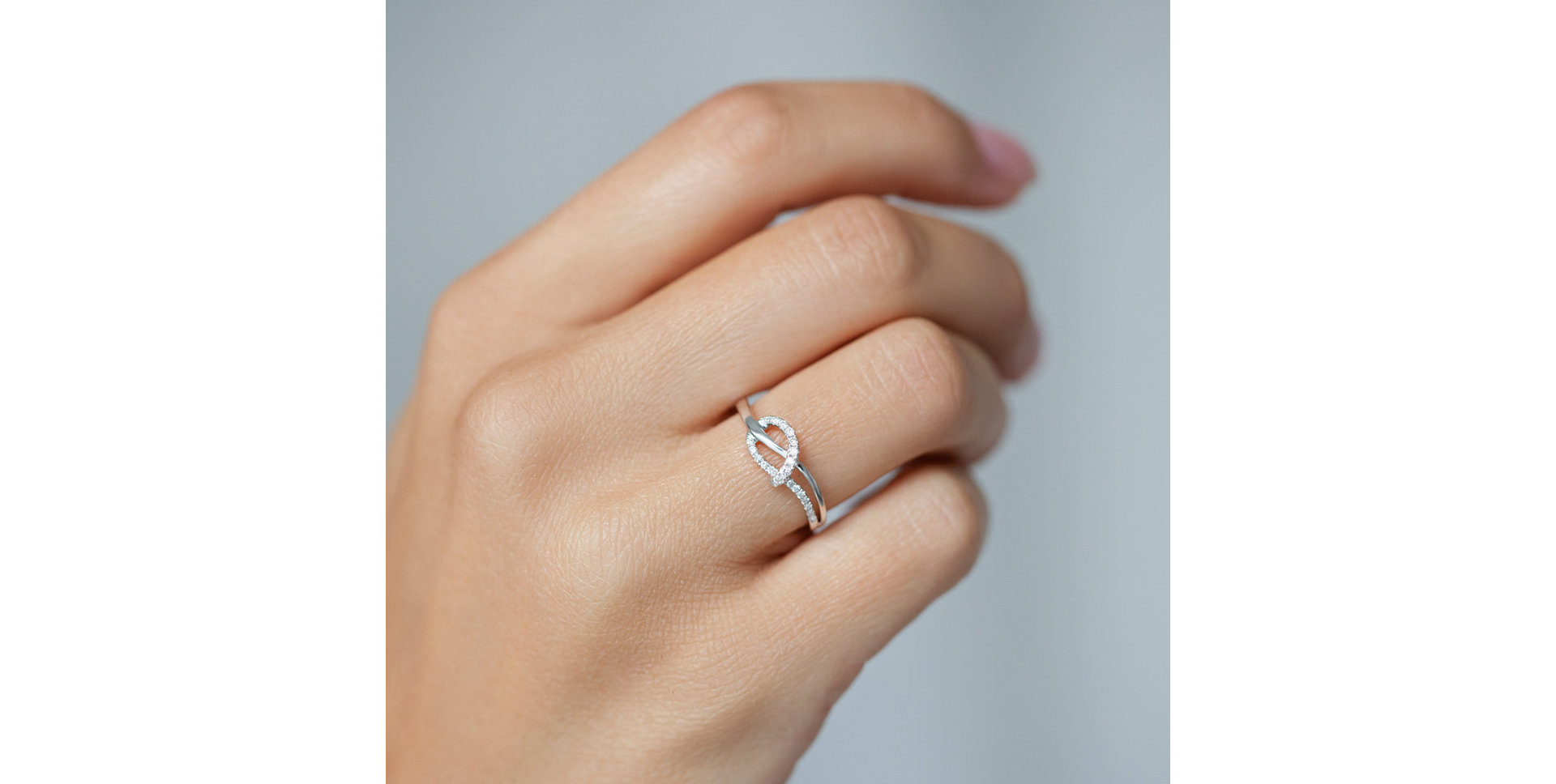 Prsteň s diamantmi Elegant Knot