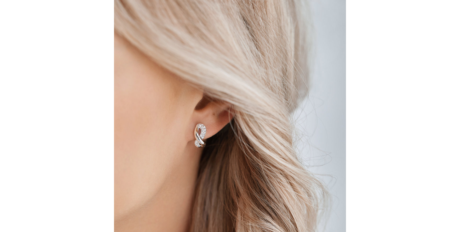 Náušnice s diamantmi Moon Infinity