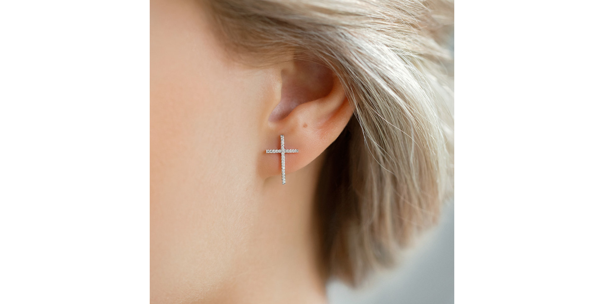 Náušnice s diamantmi Shimmering Cross