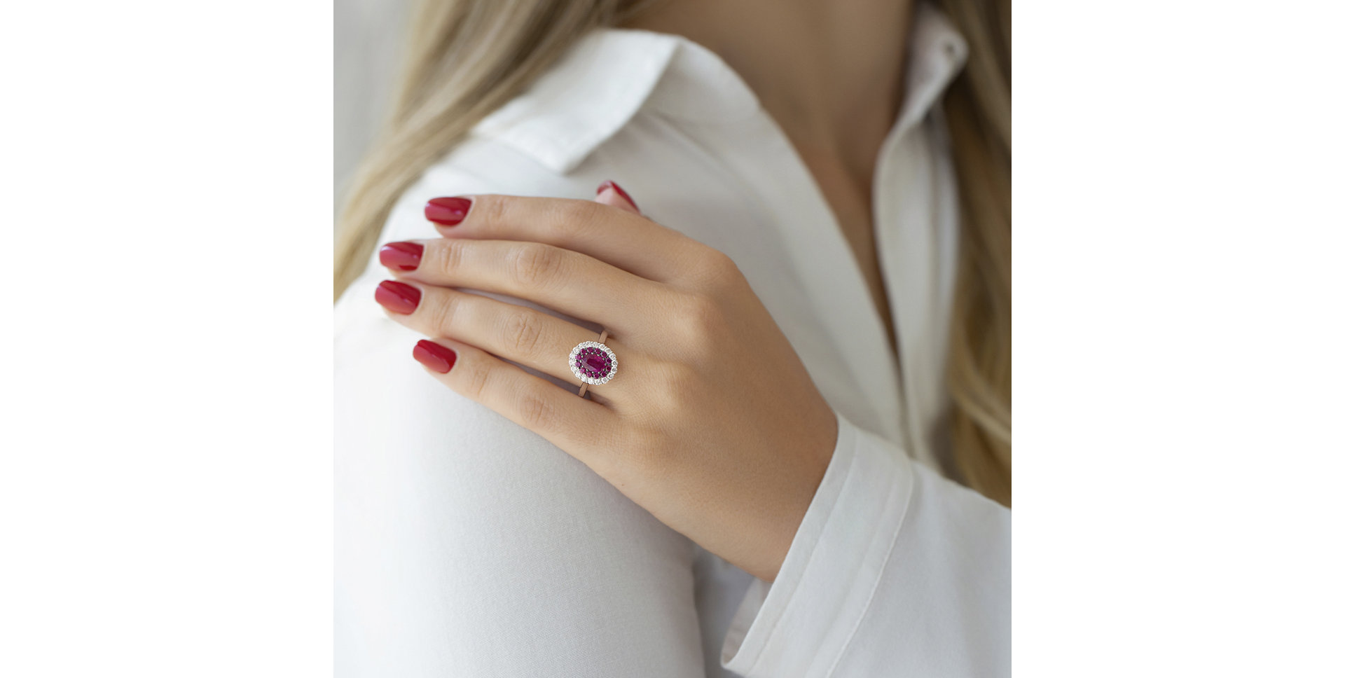 Prsteň s rubínom a diamantmi Raelynn