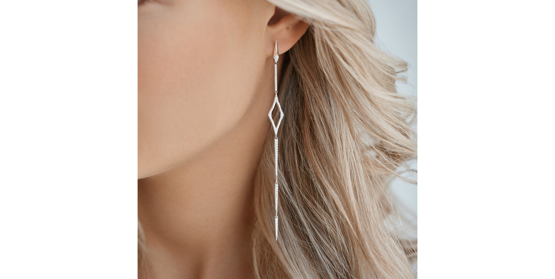 Náušnice s diamantmi Charming Spear