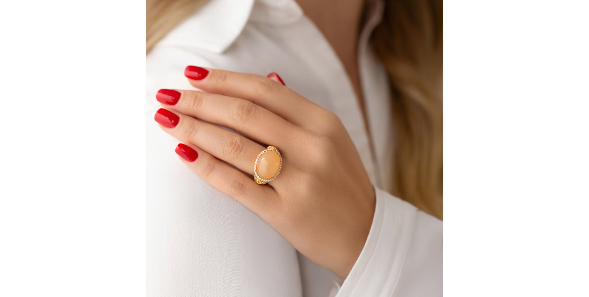 Prsteň s mesačným kameňom a diamantmi Ochre Pleasure