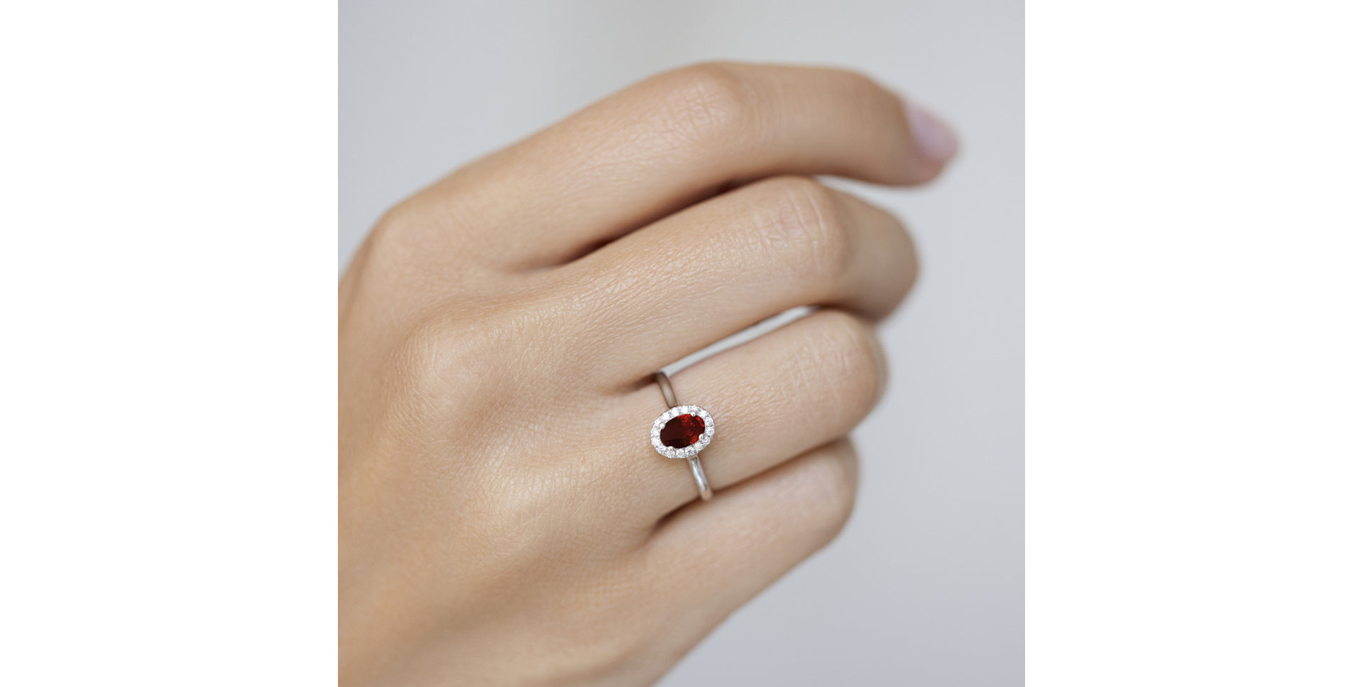 Prsteň s rubínom a diamantmi Glory Allegory