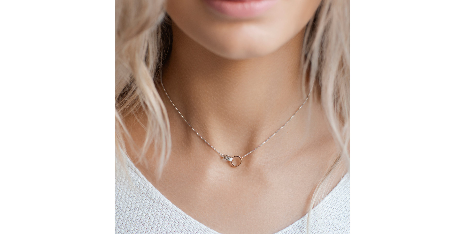 Náhrdelník s diamantom Eternal Circles