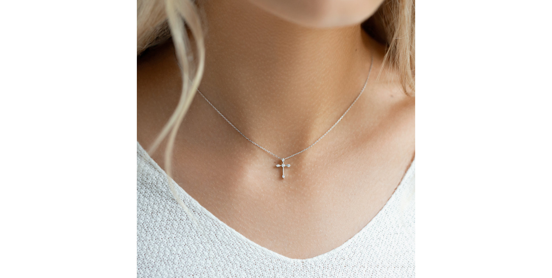 Náhrdelník s diamantom a rubínmi Shiny Cross