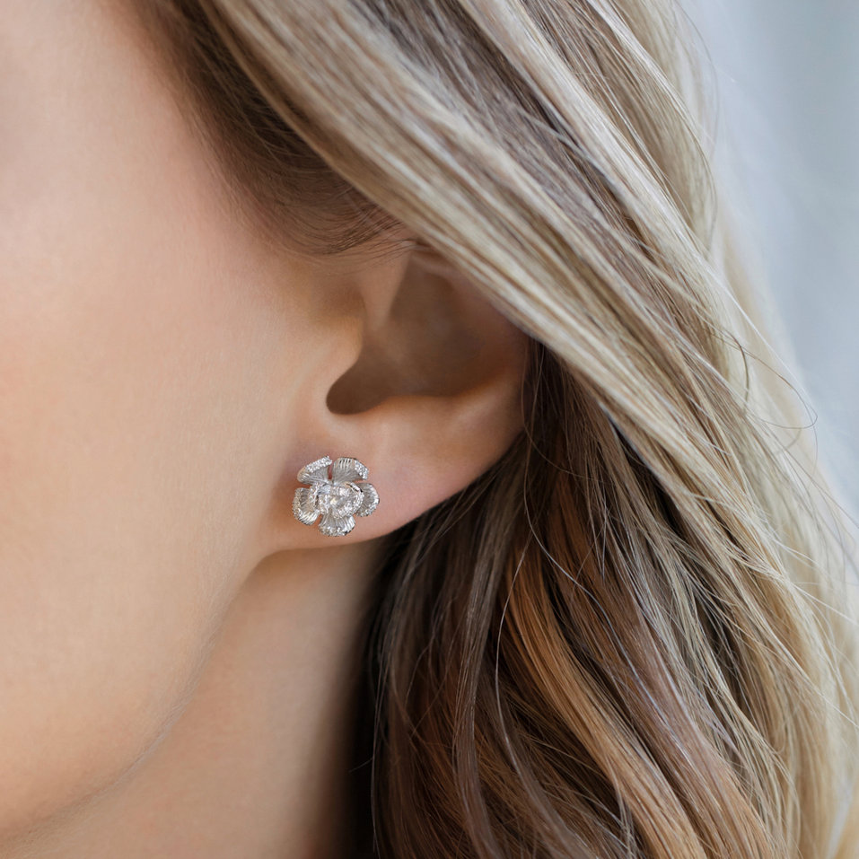 Náušnice s diamantmi Moose