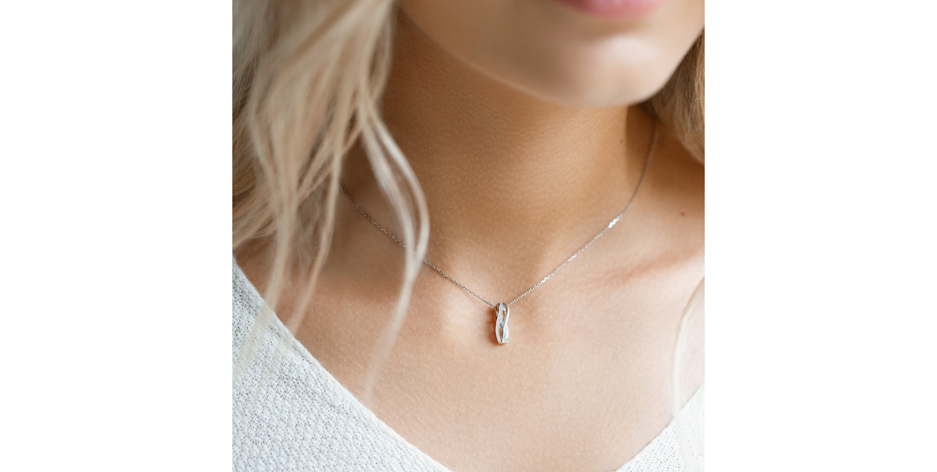 Přívěsok s diamantmi Royal Rhythm