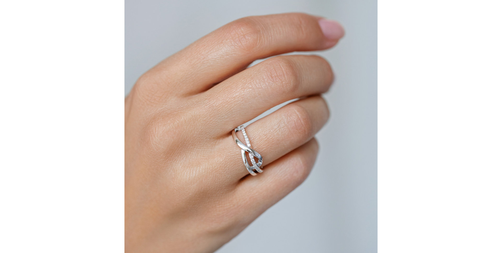 Prsteň s diamantmi Elegant Twist