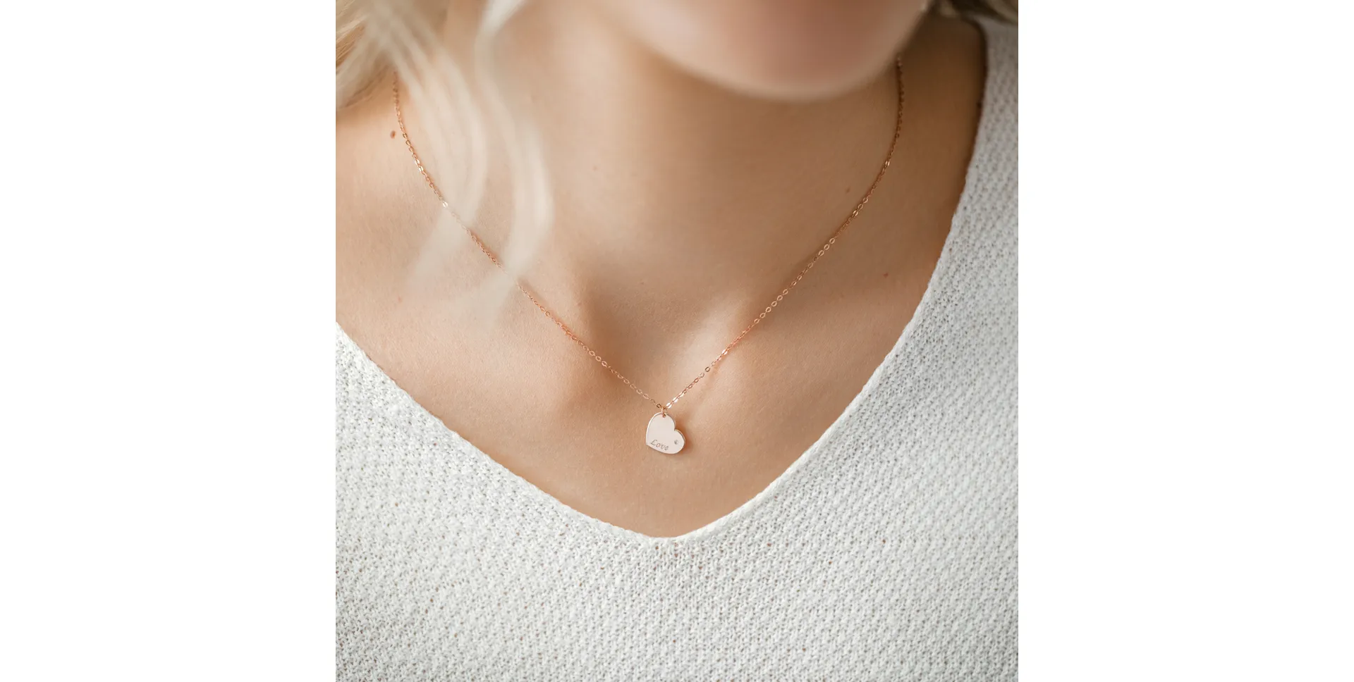 Náhrdelník s diamantom Envoy Love