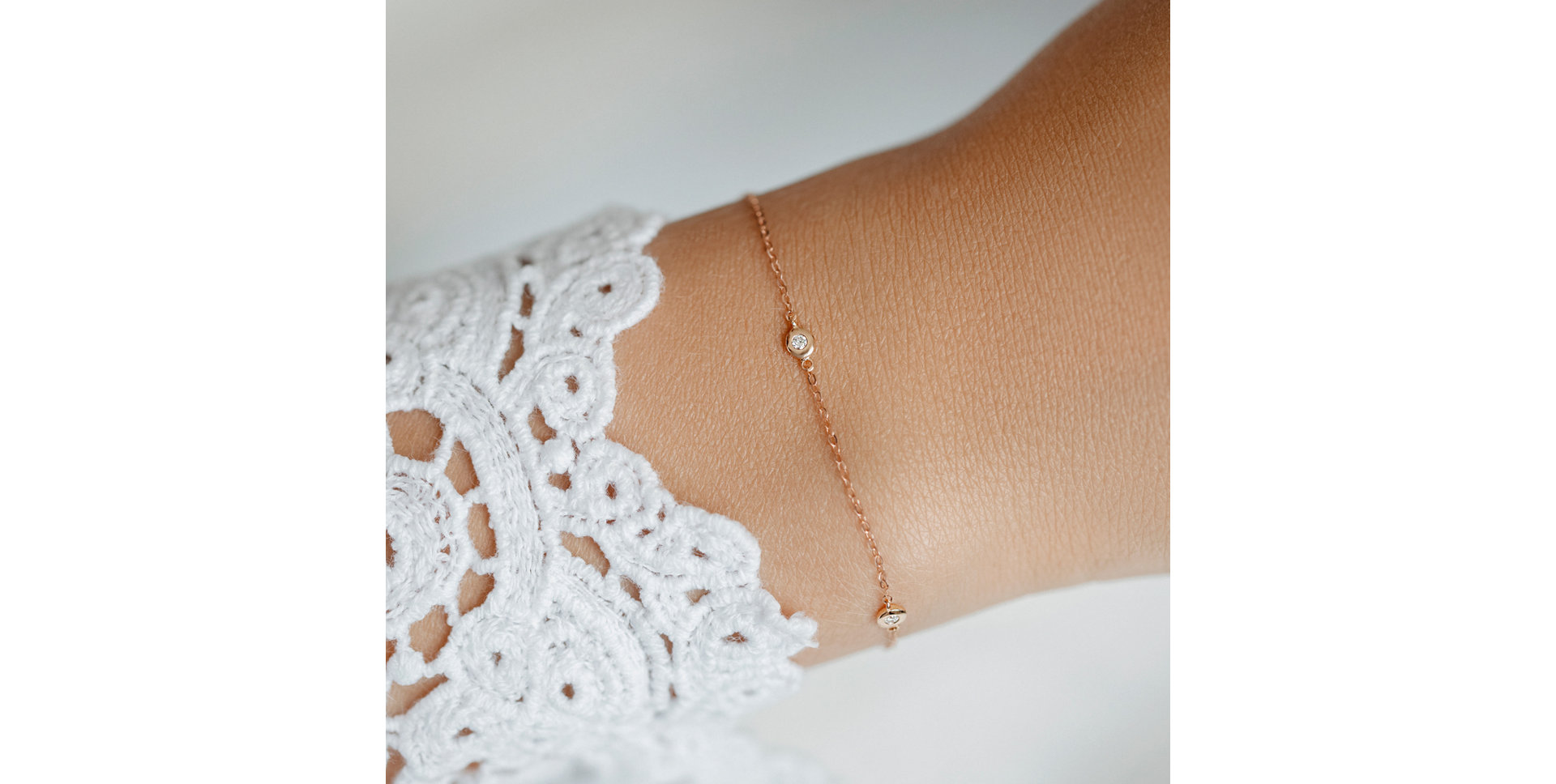 Náramok s diamantmi a zafírmi Dots