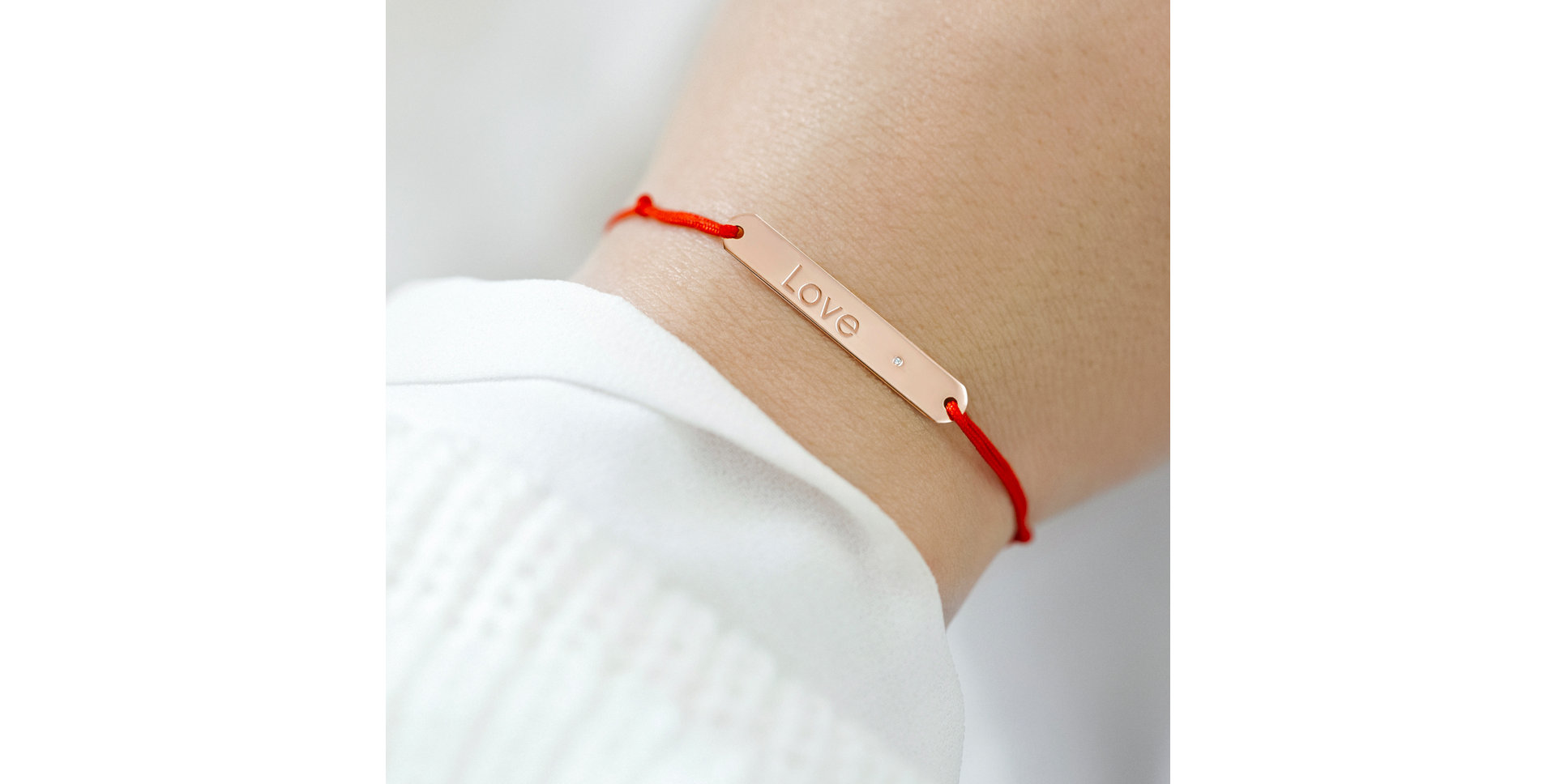 Diamantový náramok so šnúrkou Love