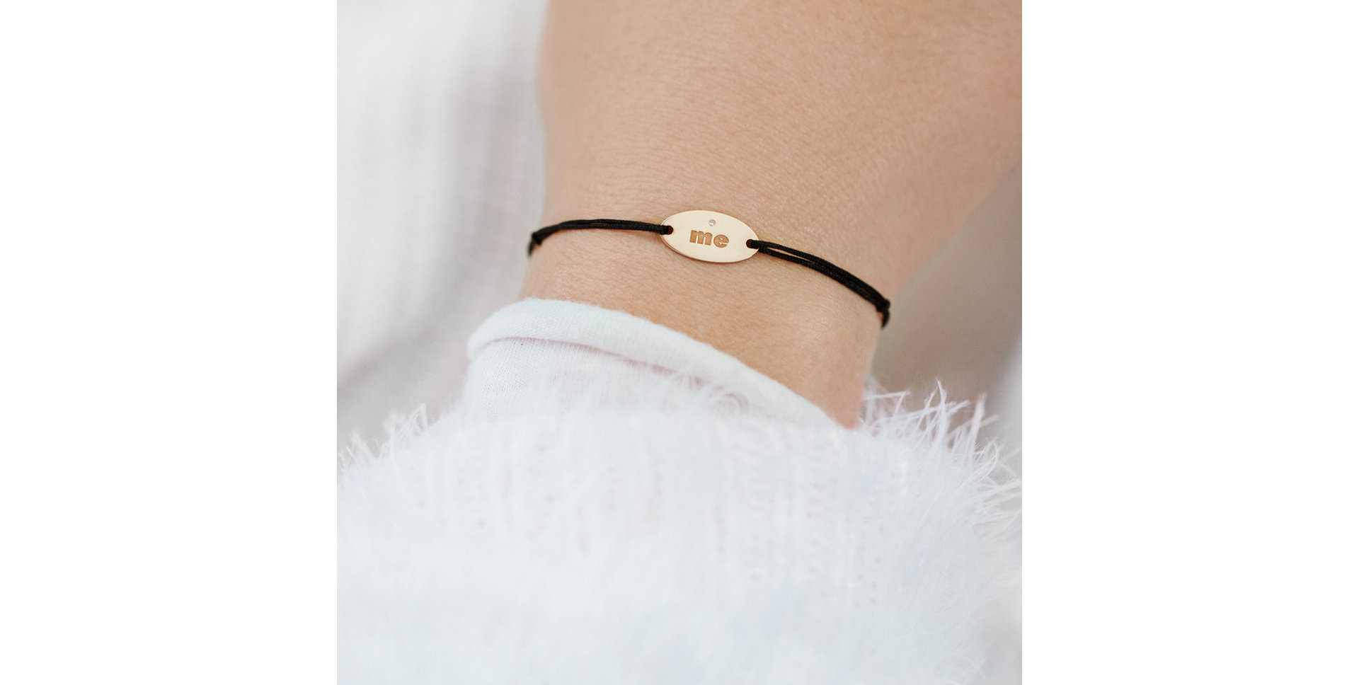 Diamantový náramok so šnúrkou Love