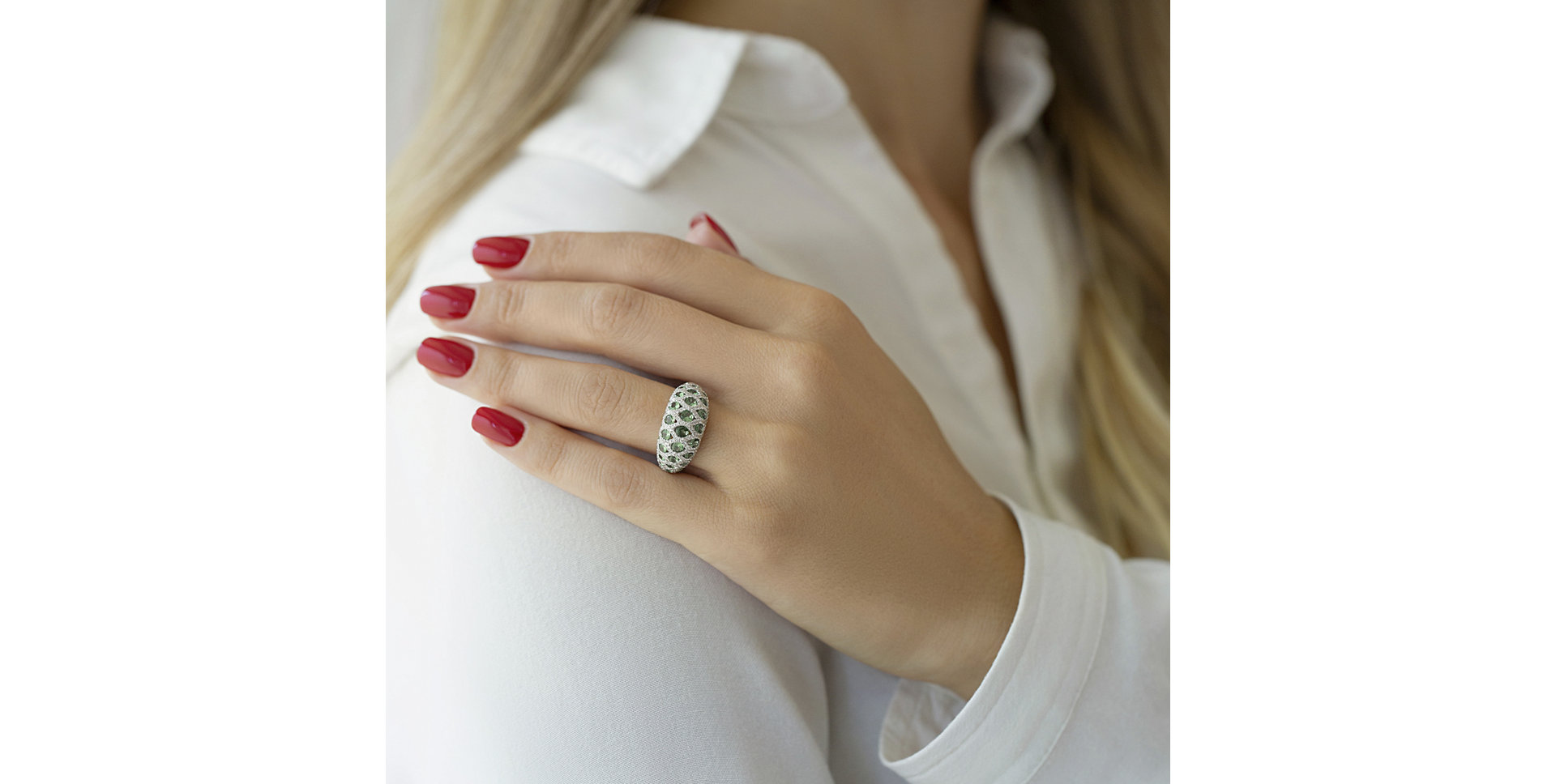 Prsteň s diamantmi a granátmi Constance