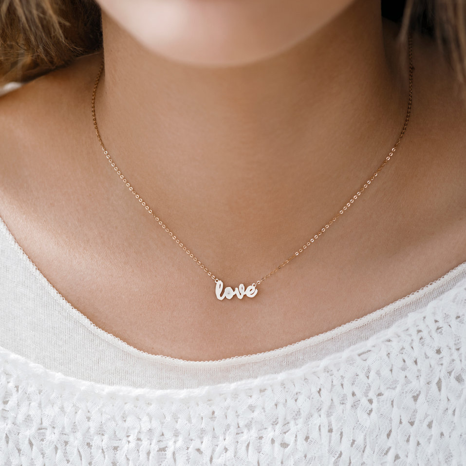 Náhrdelník s diamantom Love