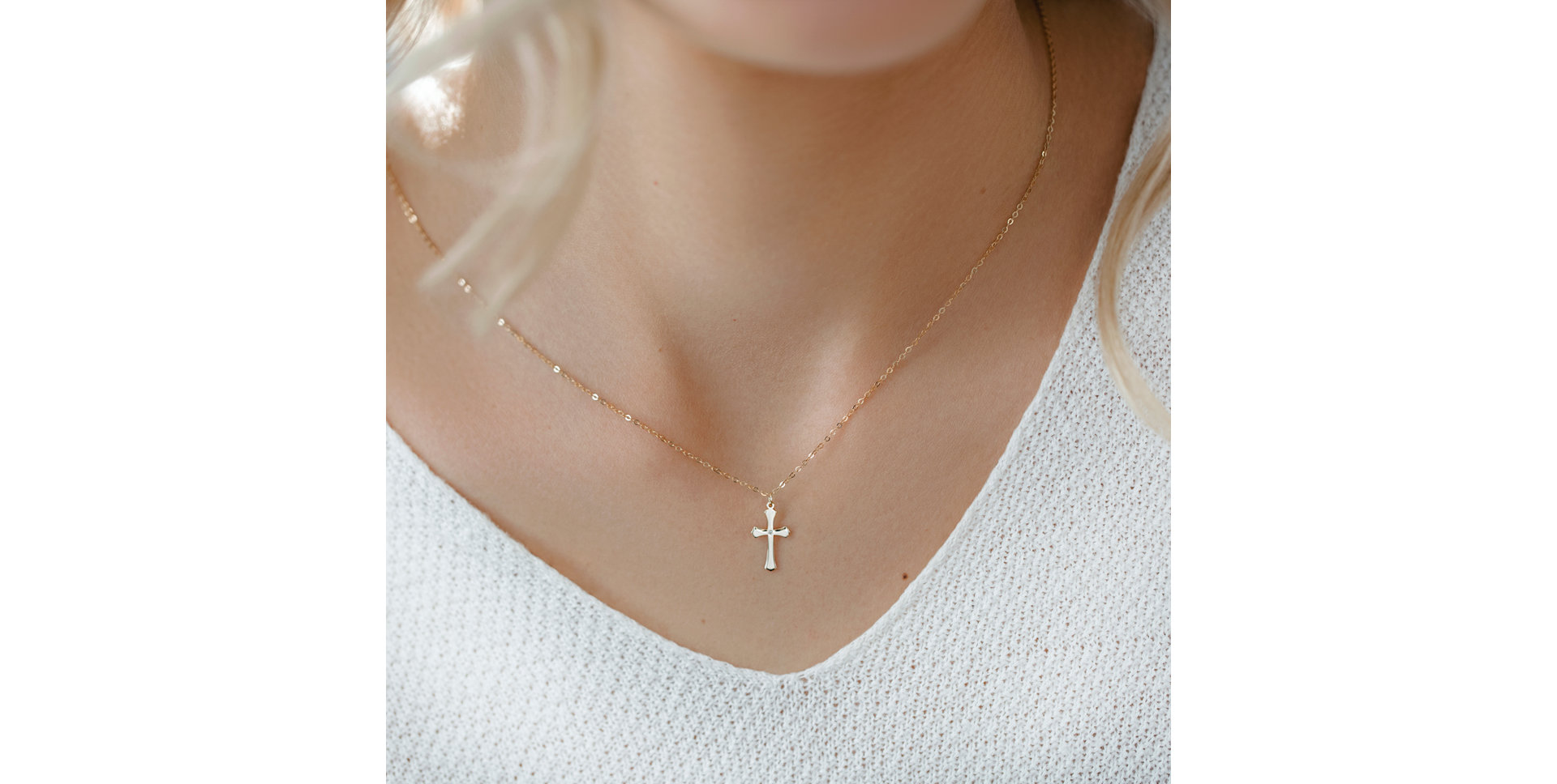 Náhrdelník s diamantom Classic Cross