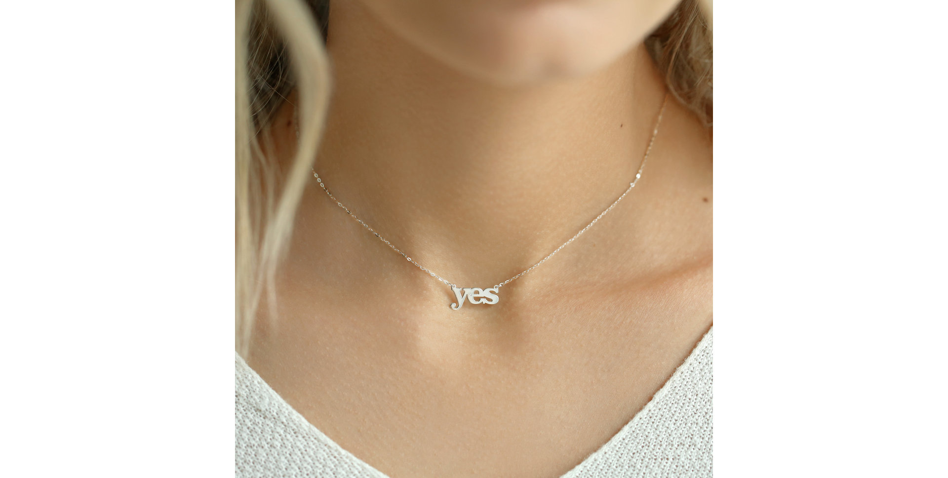 Náhrdelník s diamantom YES