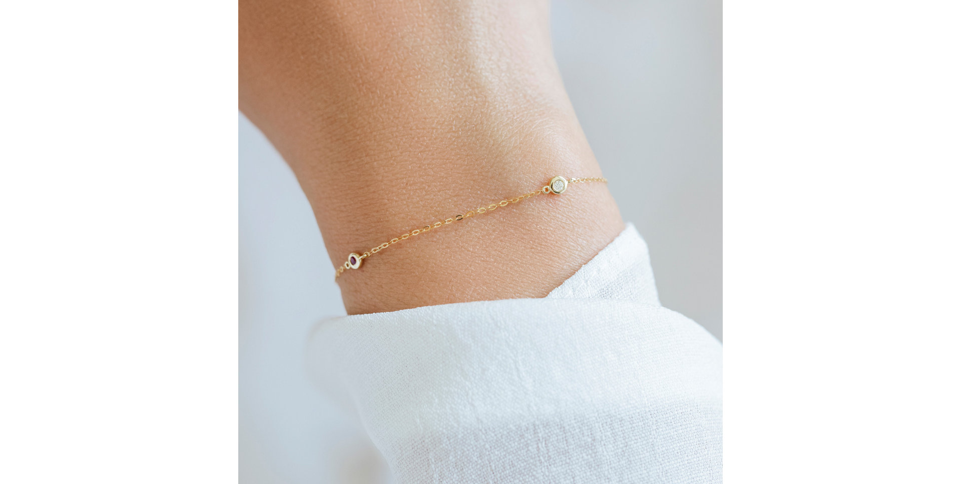 Náramok s diamantom a rubínmi Dots