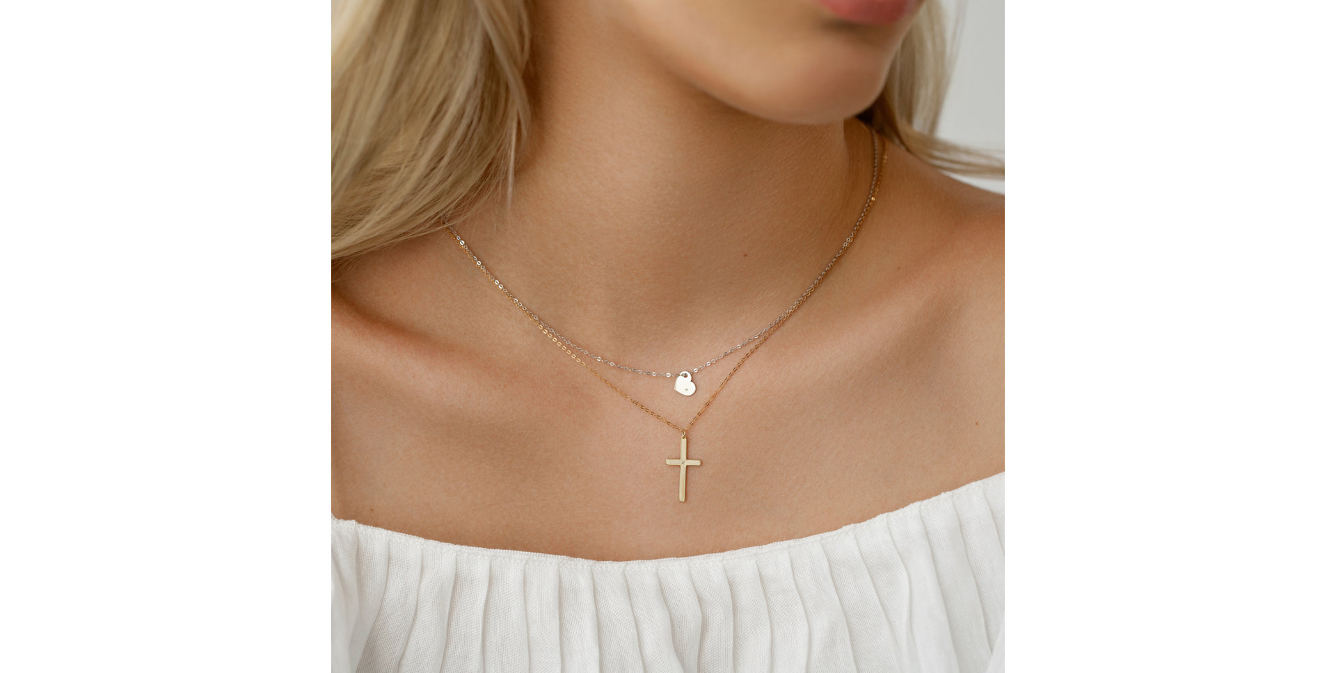 Náhrdelník s diamantom Cross