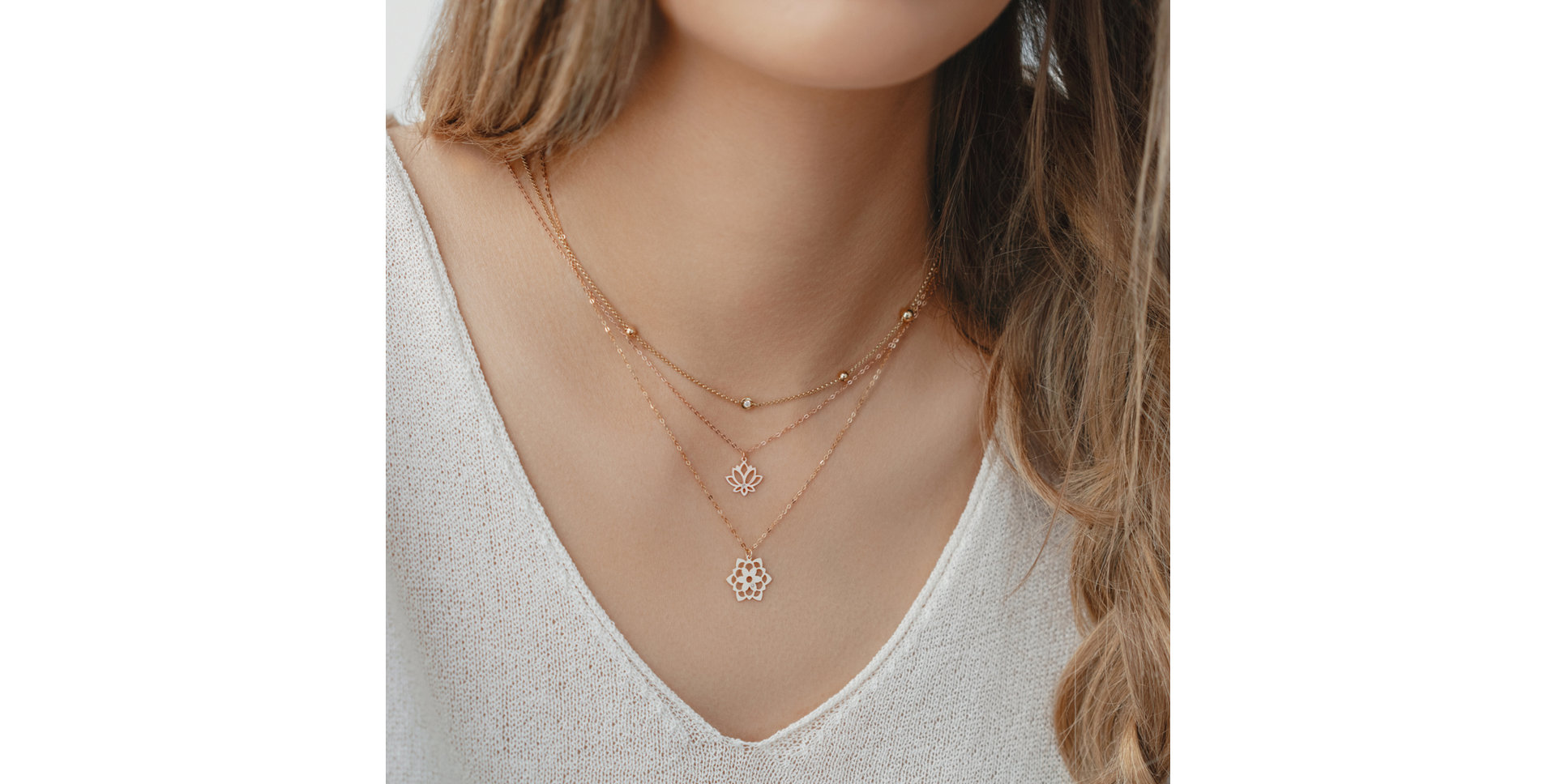 Náhrdelník s diamantom Lotus Flower