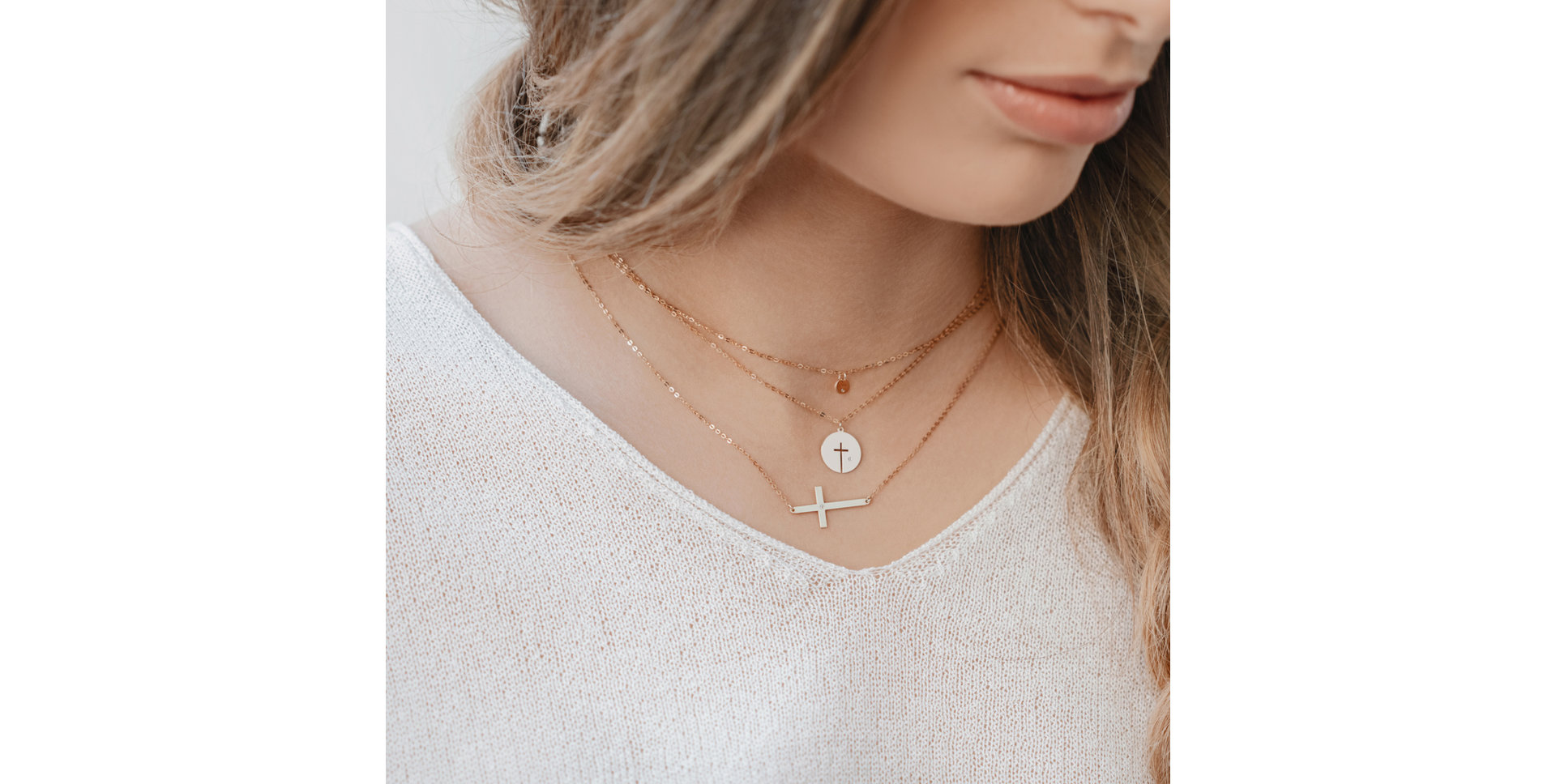 Náhrdelník s diamantom Cross