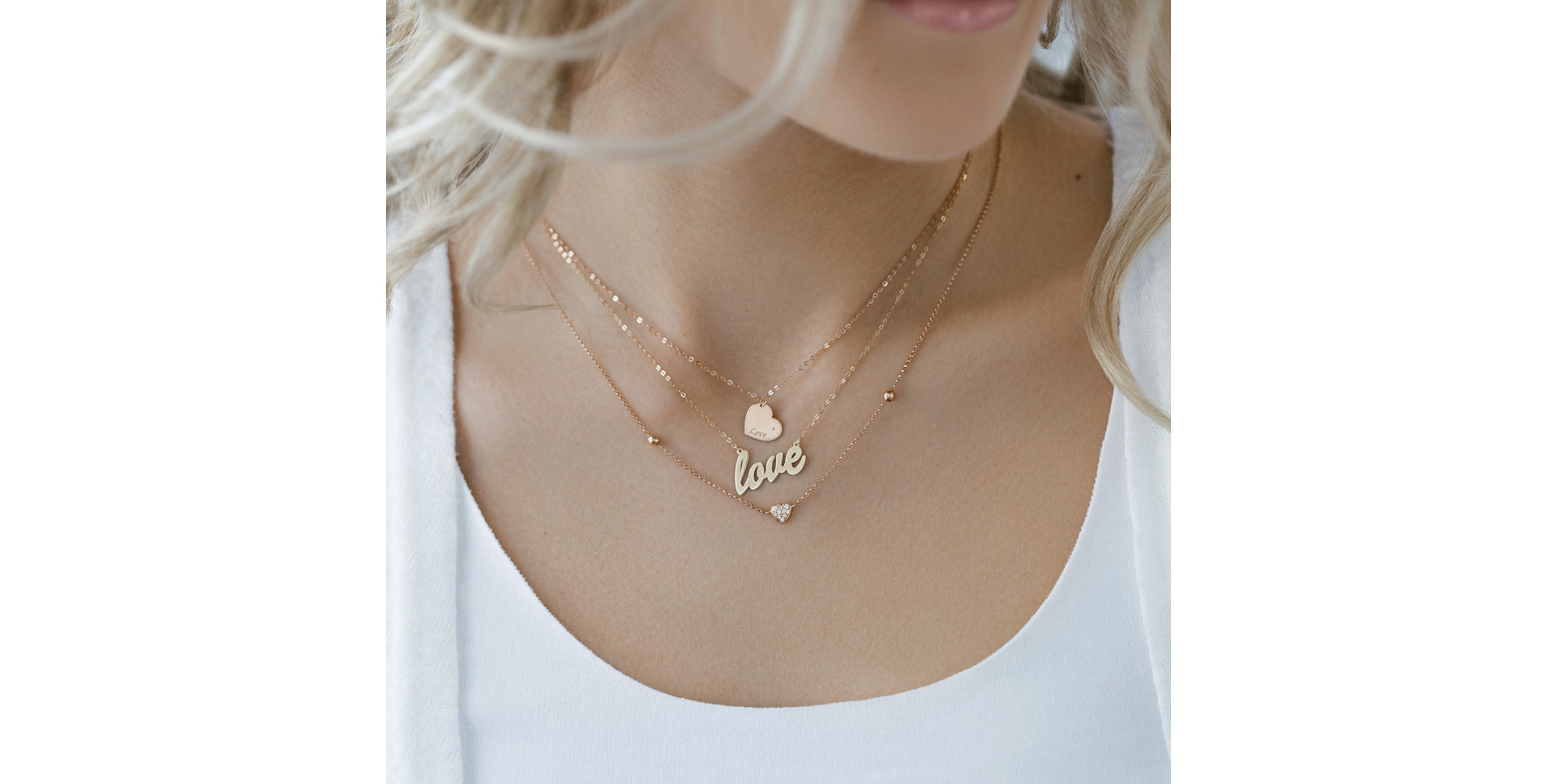 Náhrdelník s čiernymi a bielymi diamantmi Tender Heart