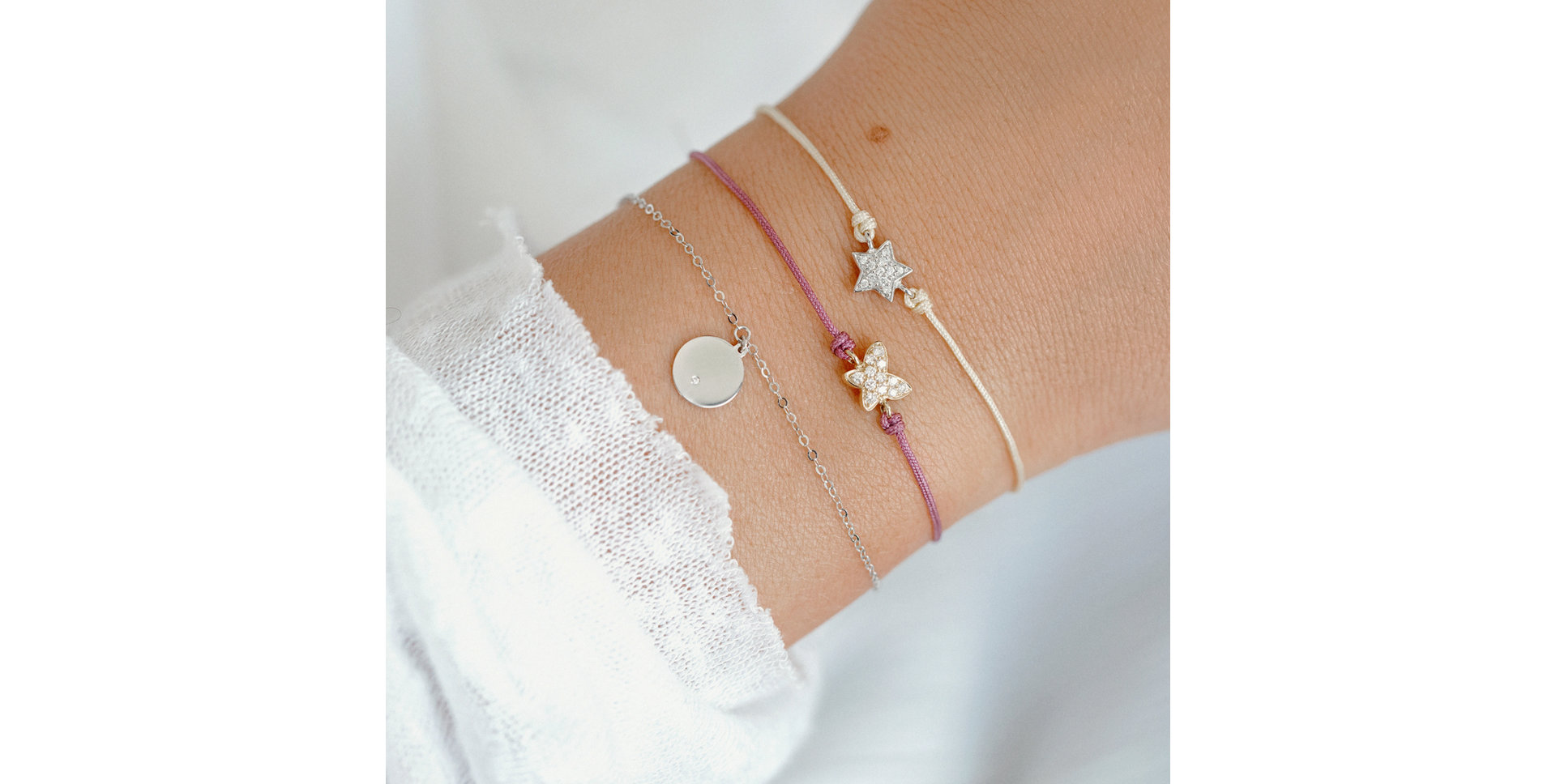 Náramok so šnúrkou a hnedými diamantmi Star Message