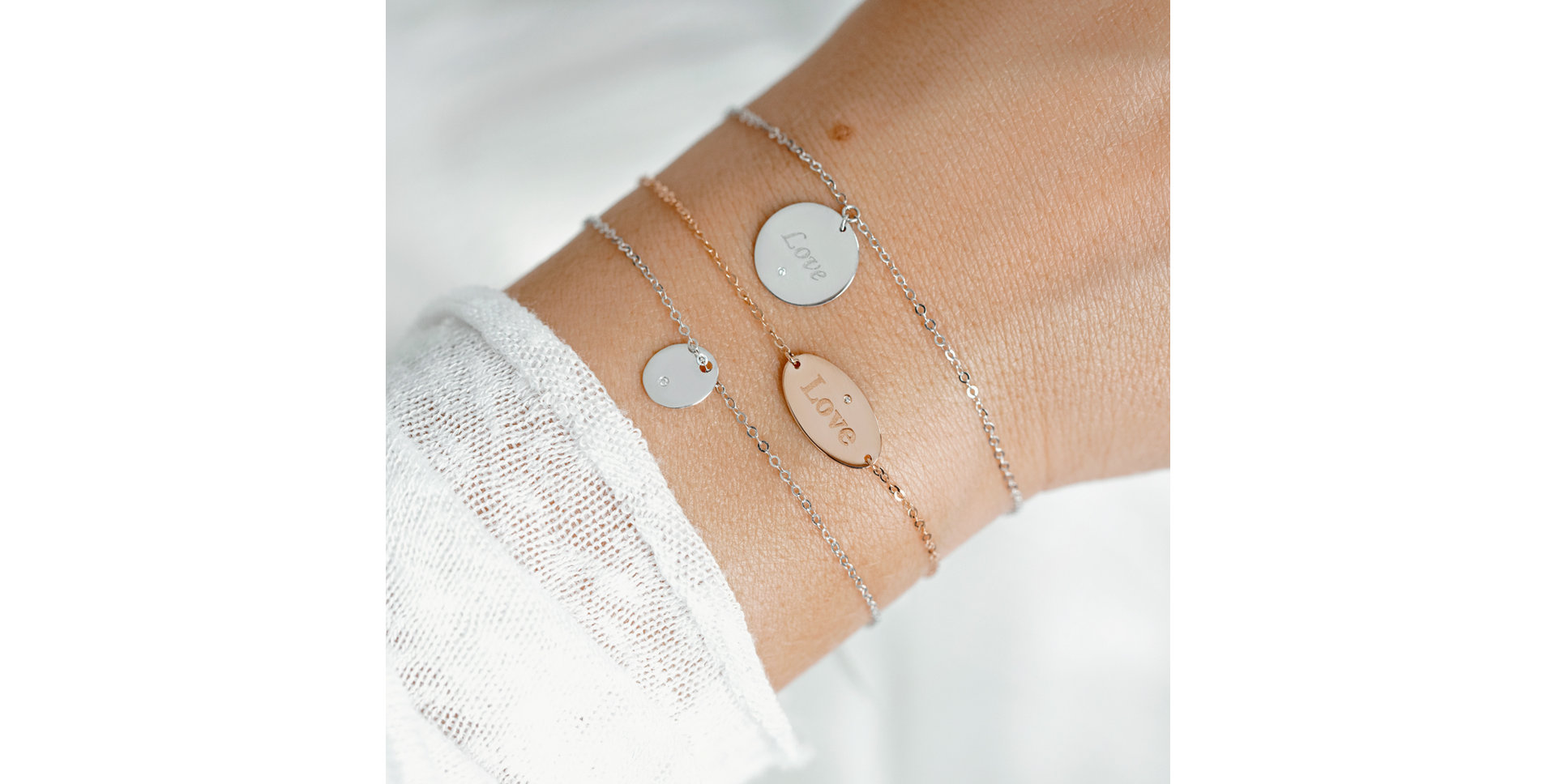 Náramok s diamantom Love