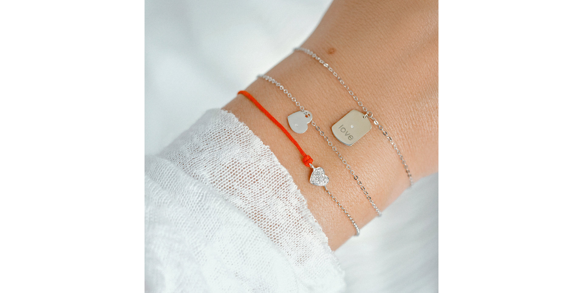 Náramok s diamantom Love