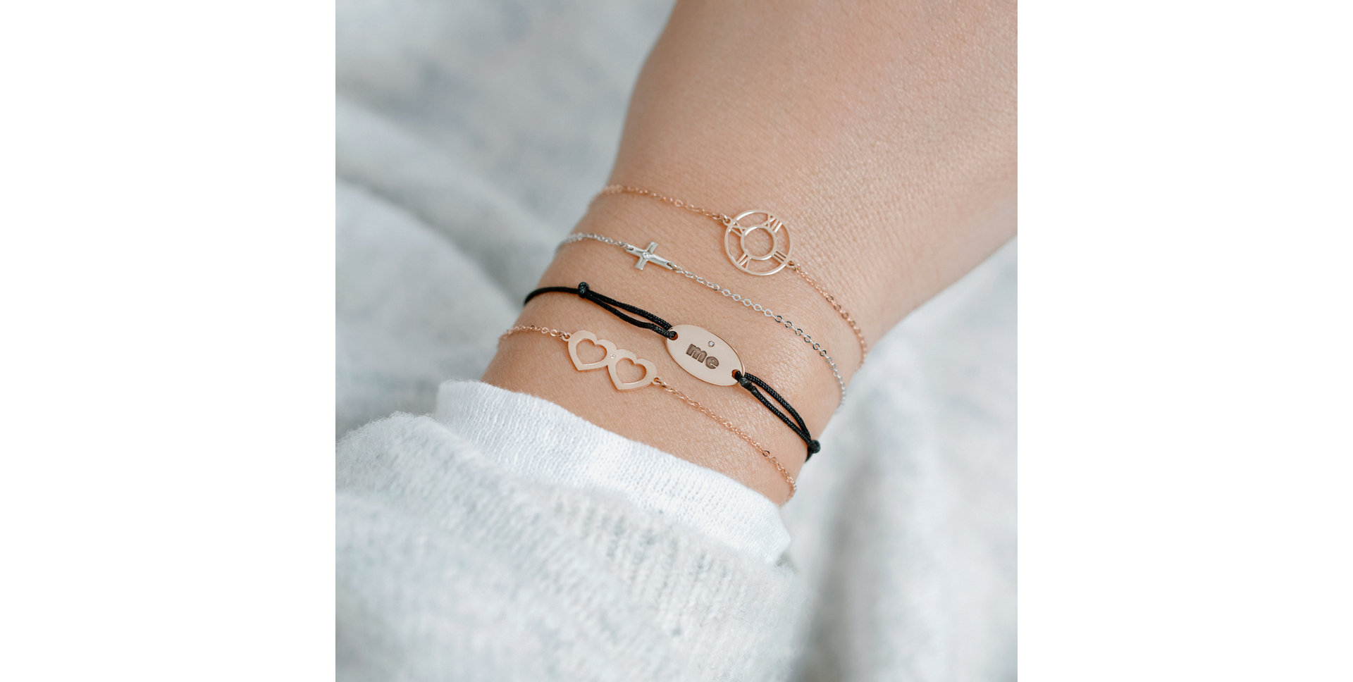 Diamantový náramok so šnúrkou Love