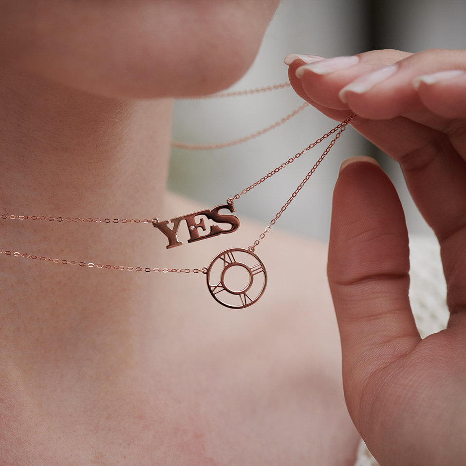 Náhrdelník s diamantom YES