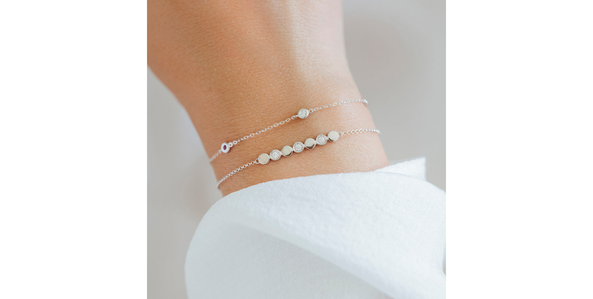 Náramok s diamantmi a rubínmi Dots