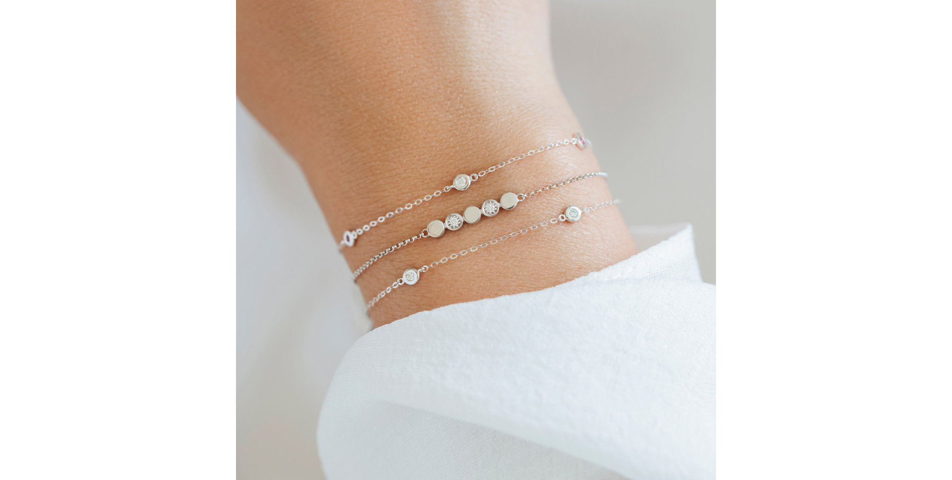 Náramok s diamantmi, rubínom a zafírom Dots