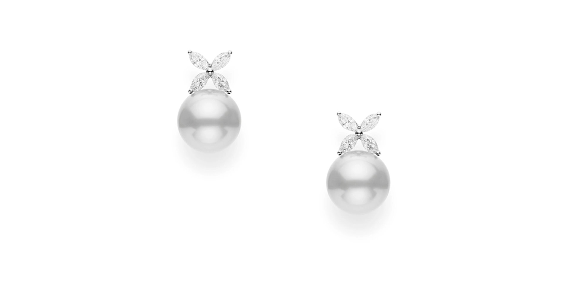 Náušnice s diamantmi a bielymi morskými perlami Earrings