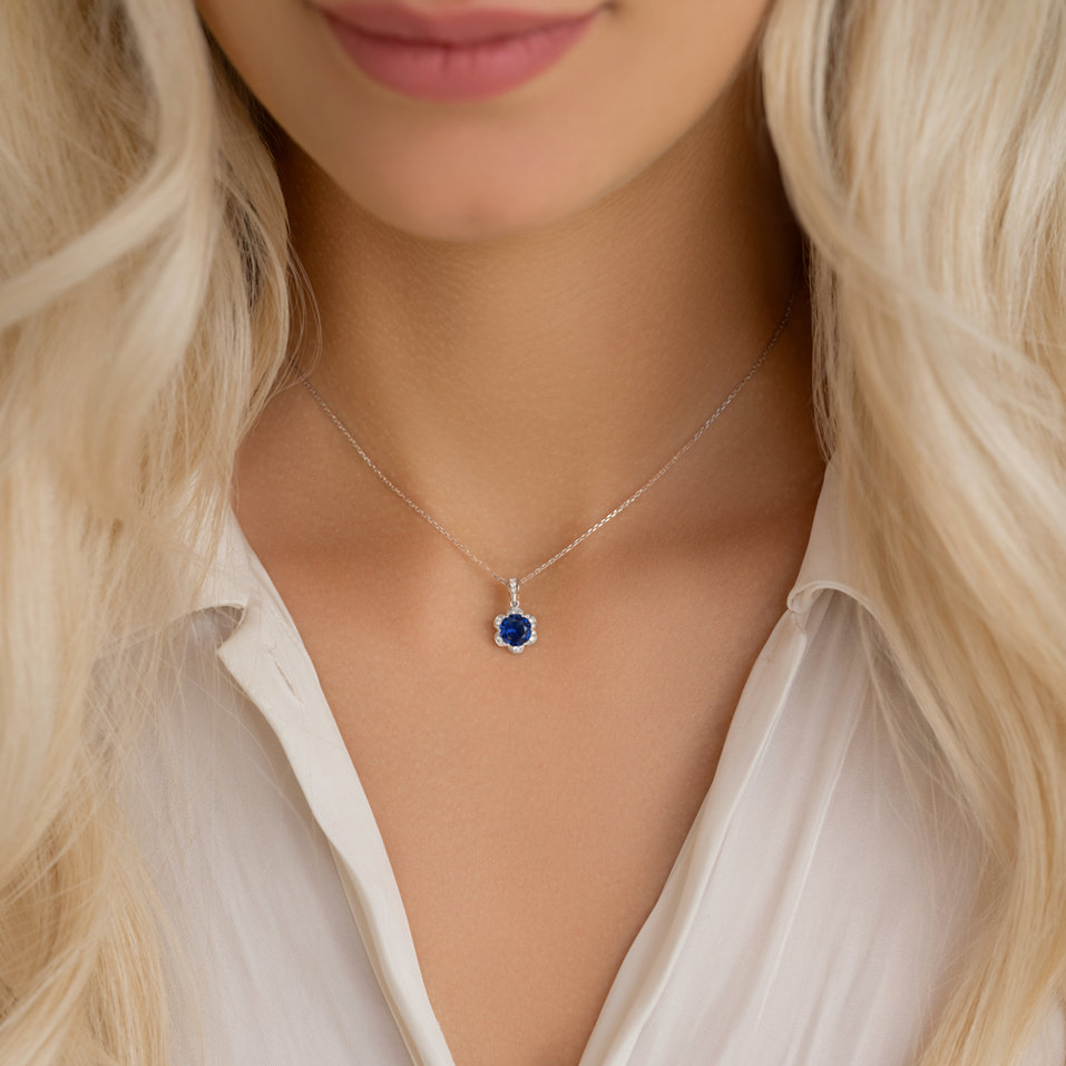 Přívěsok so zafírom a diamantmi Floral Dreams