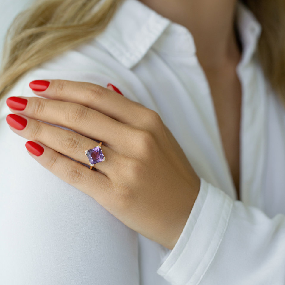 Prsteň s diamantmi a ametystom Space Stranger