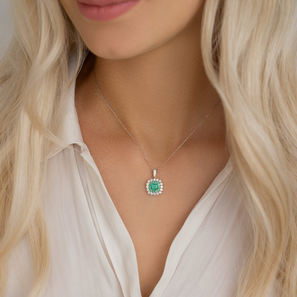 Přívěsok so zafírmi a diamantmi Radiant Shine