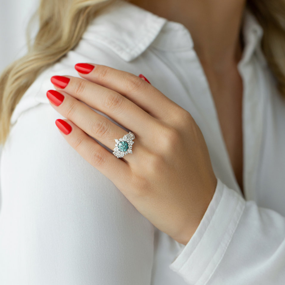 Prsteň s modrým diamantom a bielymi diamantmi Pure Nobility