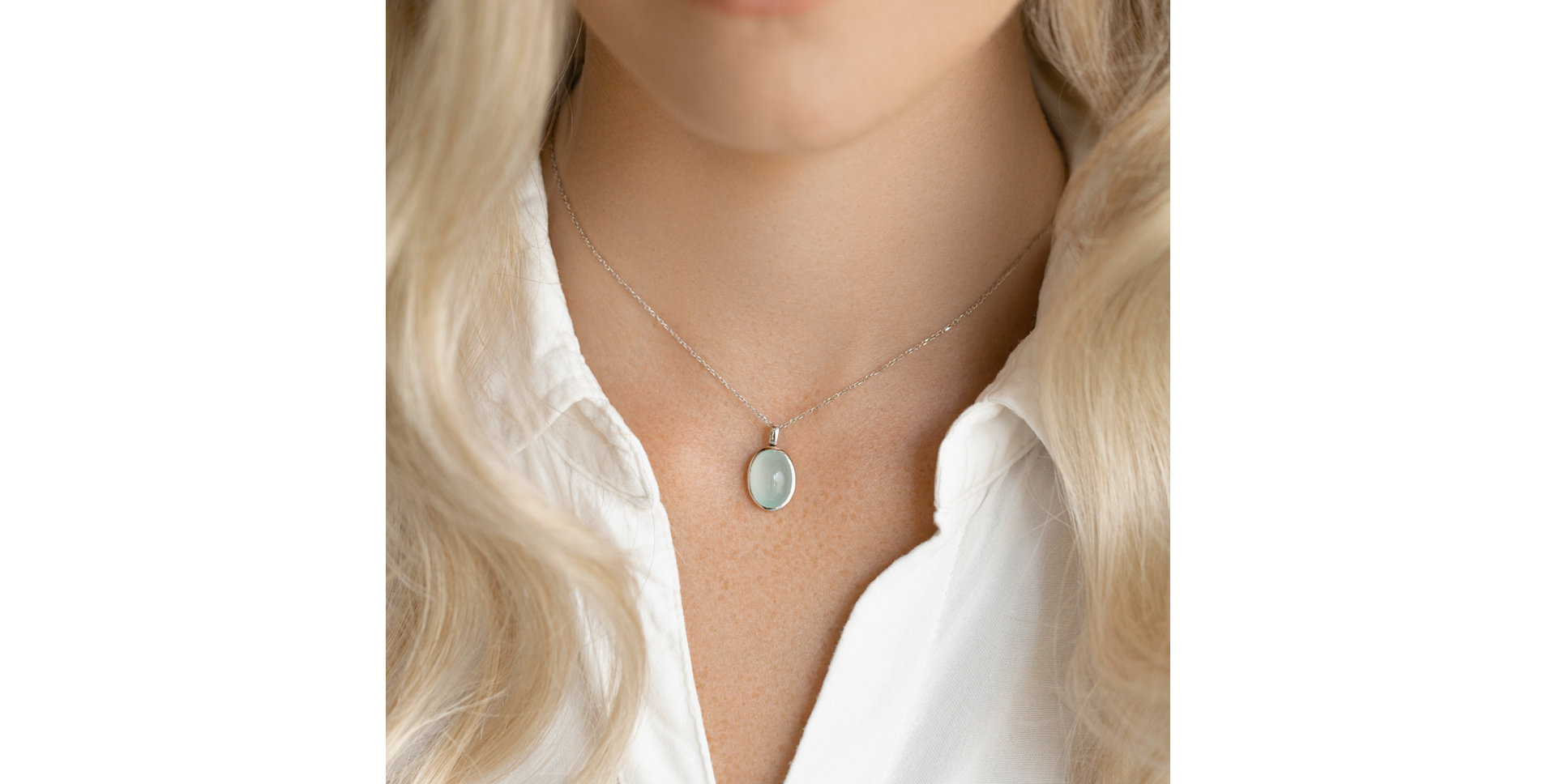 Prívesok s chalcedonom a diamantom Gem Grace