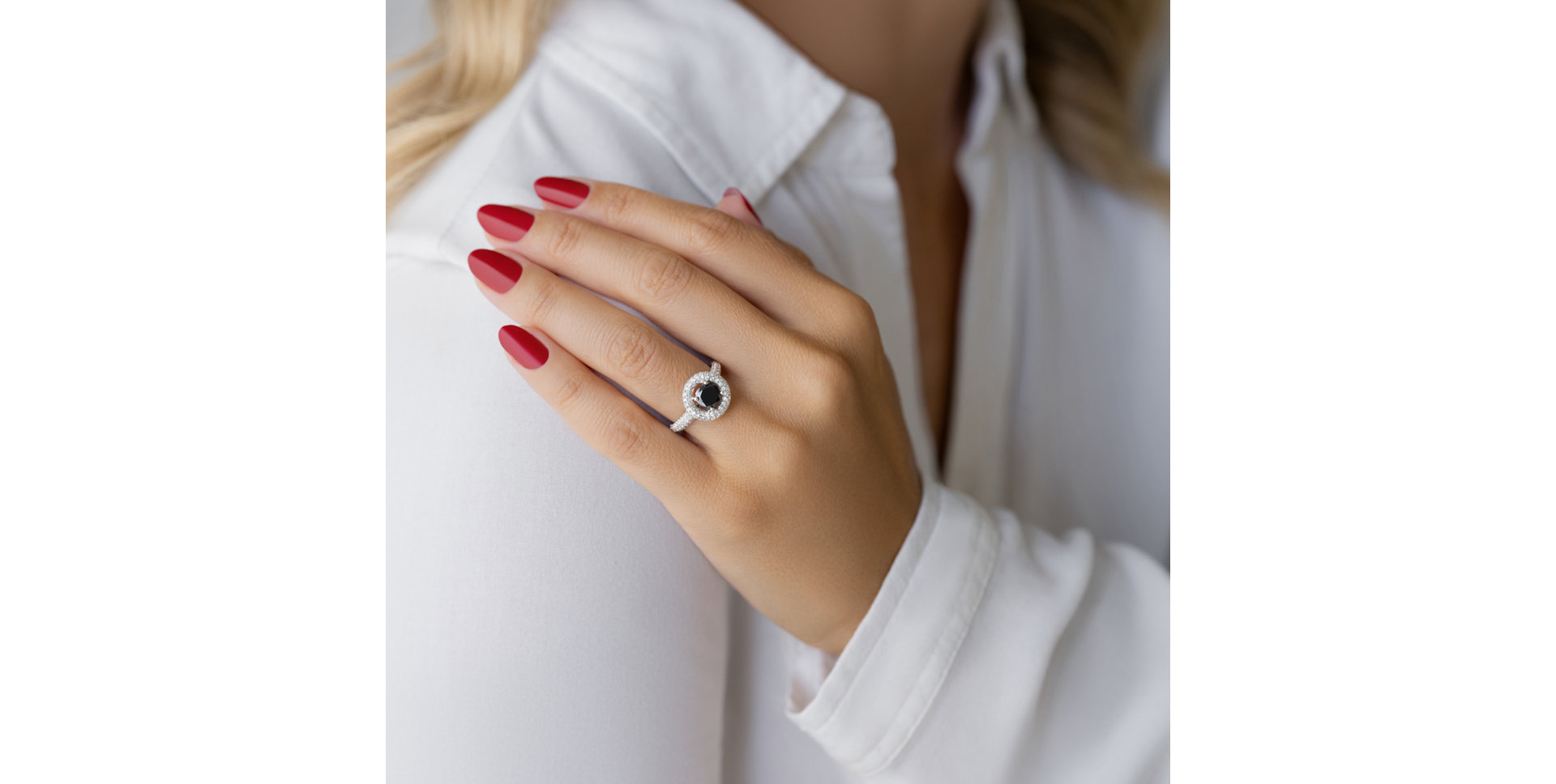 Prsteň s čiernymi a bielymi diamantmi Fool Moon