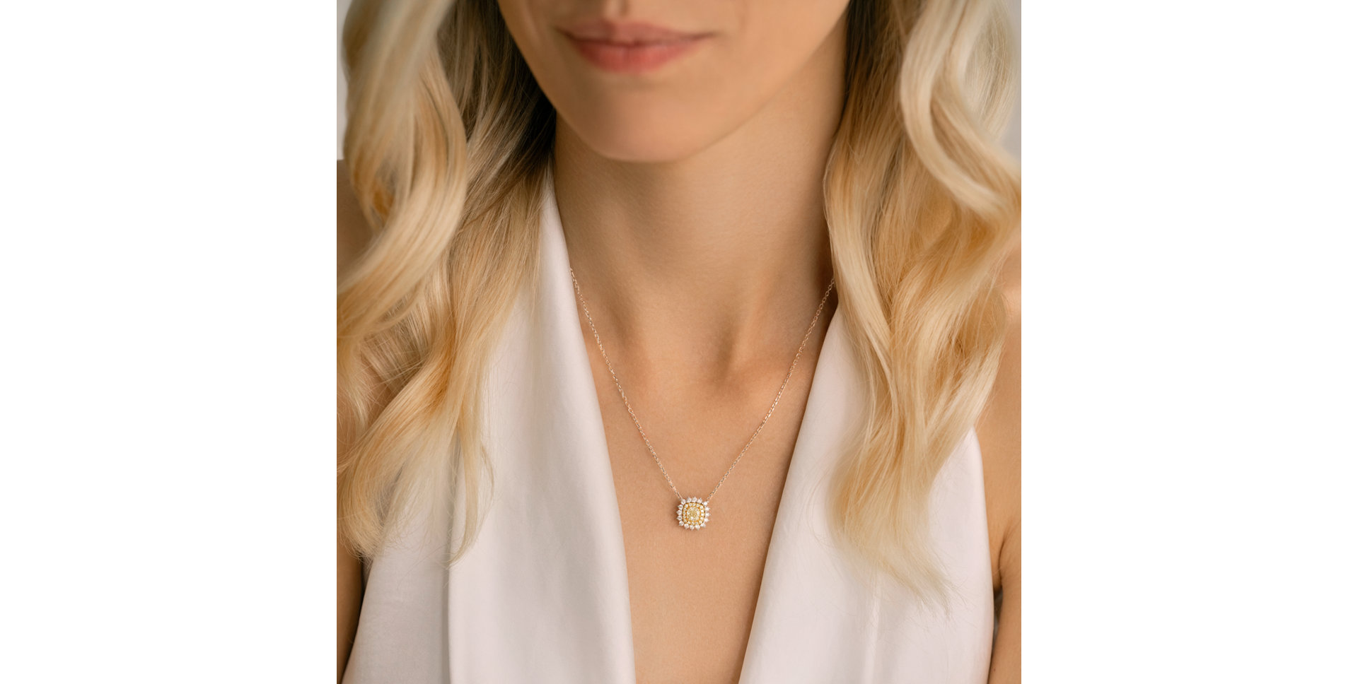 Náhrdelník s bielymi a žltými diamantmi Sun Goddess