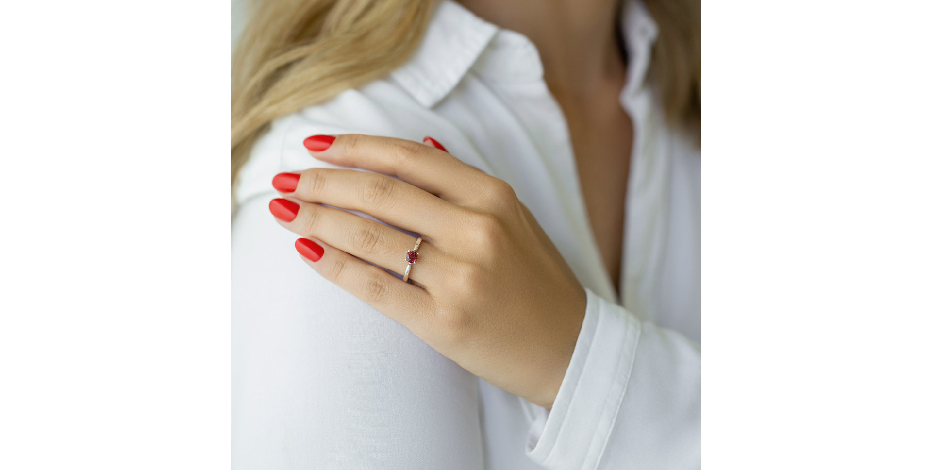 Prsteň s granátom a diamantmi Clotilde