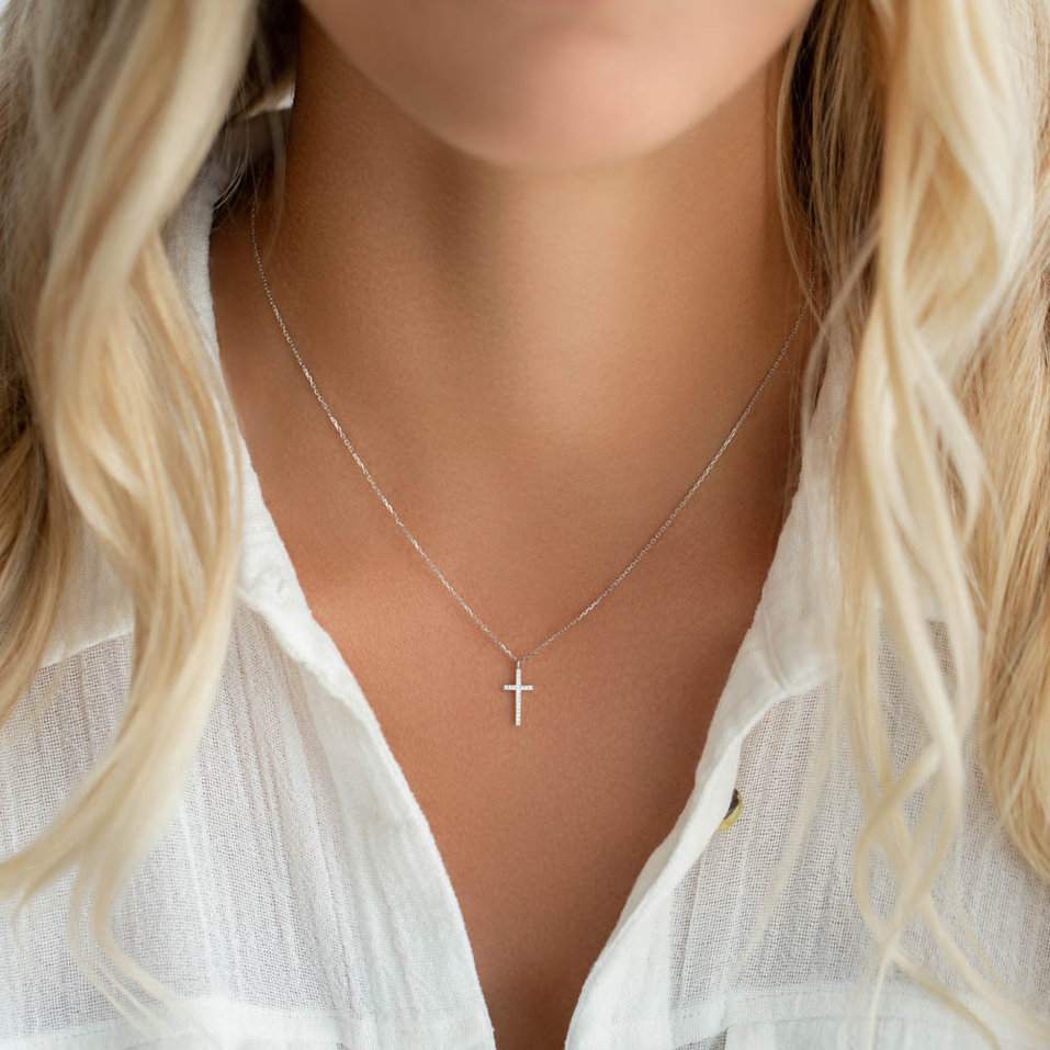 Náhrdelník s diamantmi Shimmering Cross
