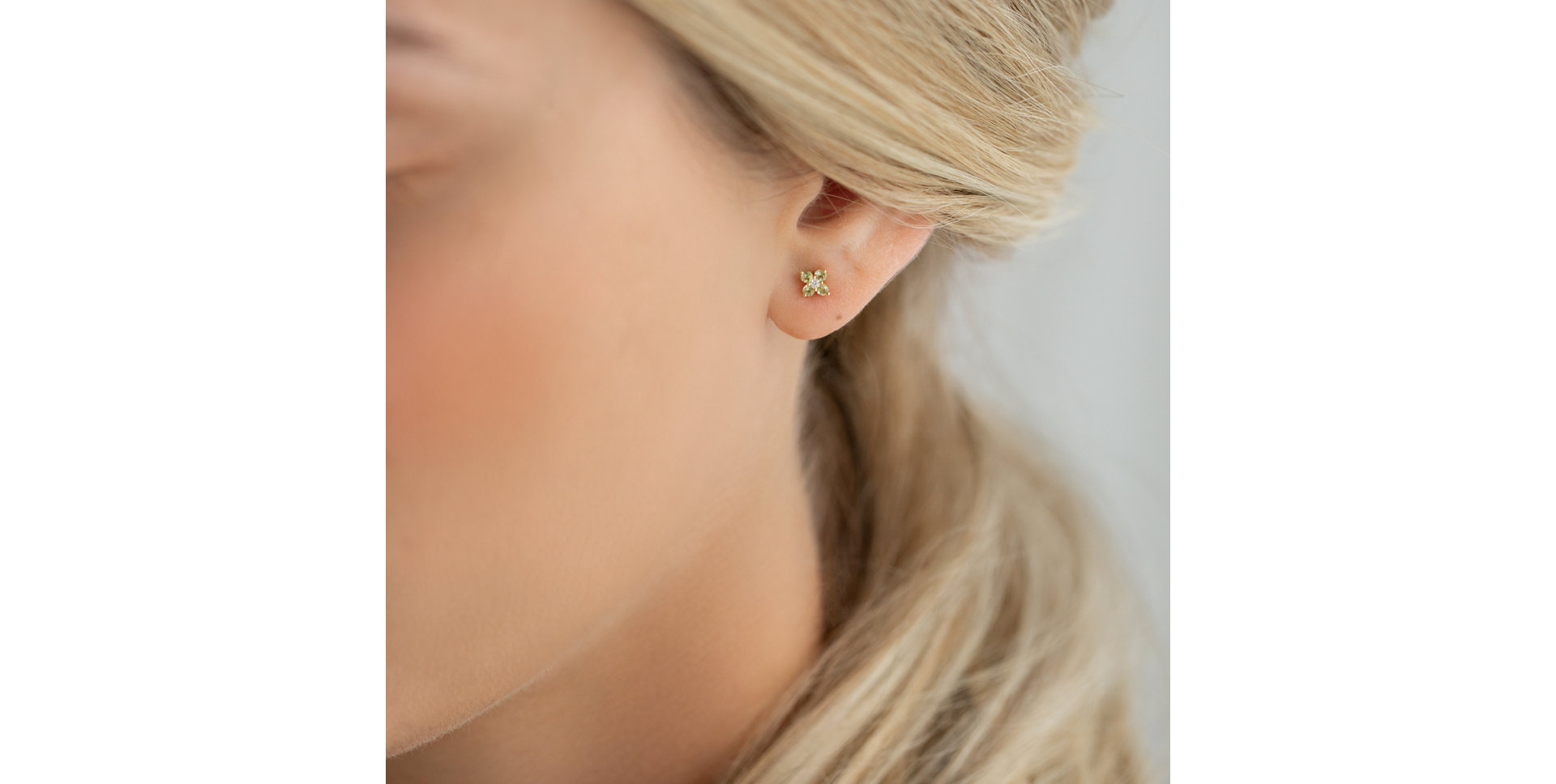 Náušnice s diamantom a topásmi swiss Divine Bloom