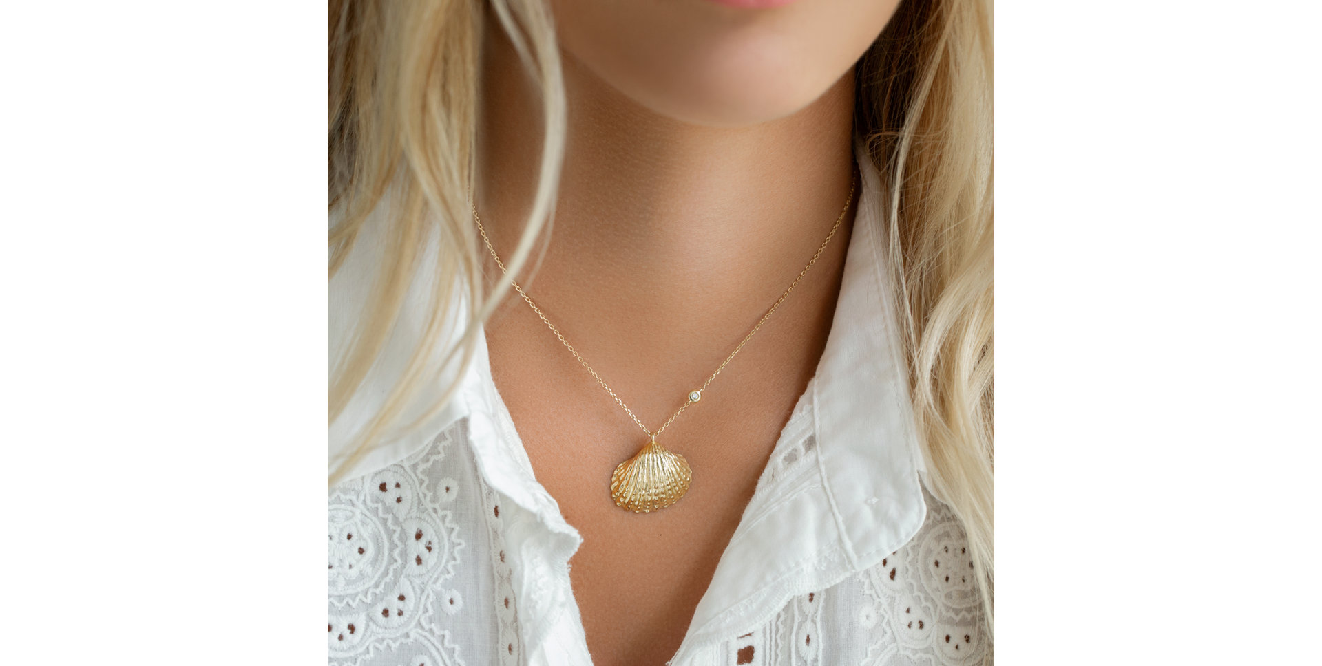 Náhrdelník s diamantom Luxury Clam