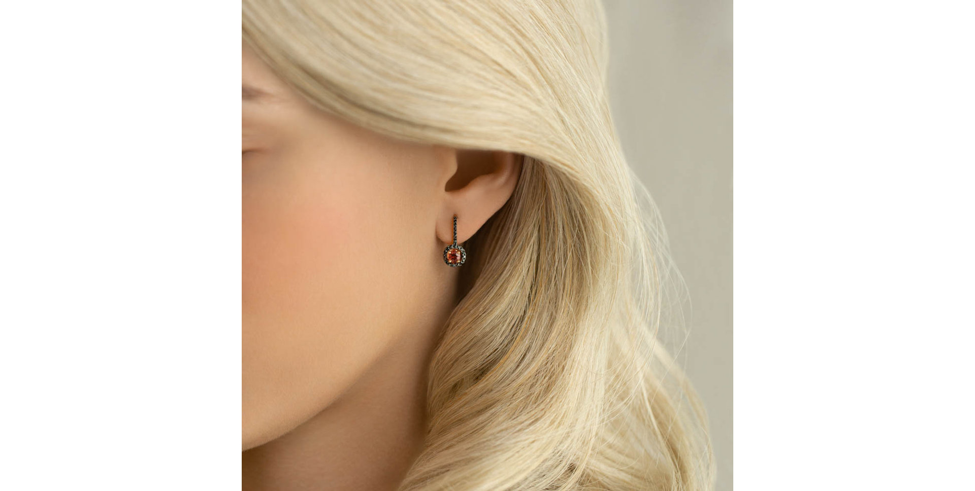 Náušnice s čiernymi diamantmi a rubínom Infinite Splendour