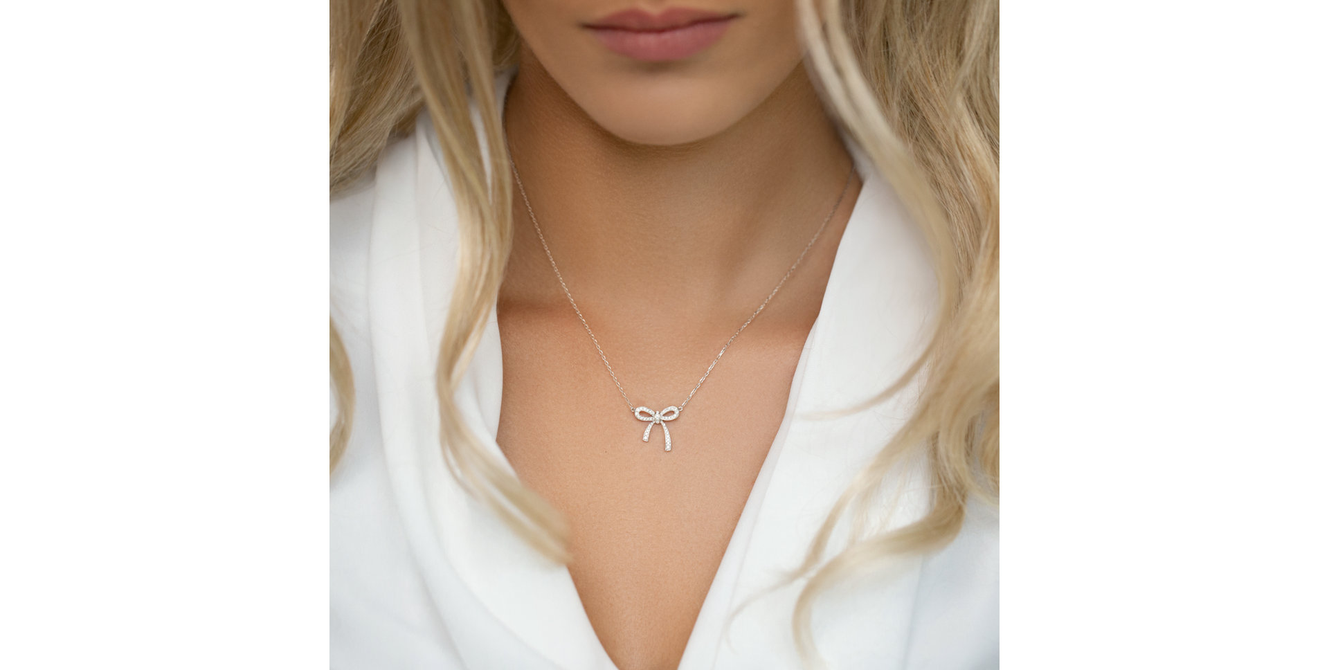 Náhrdelník s diamantmi Mystic Bow