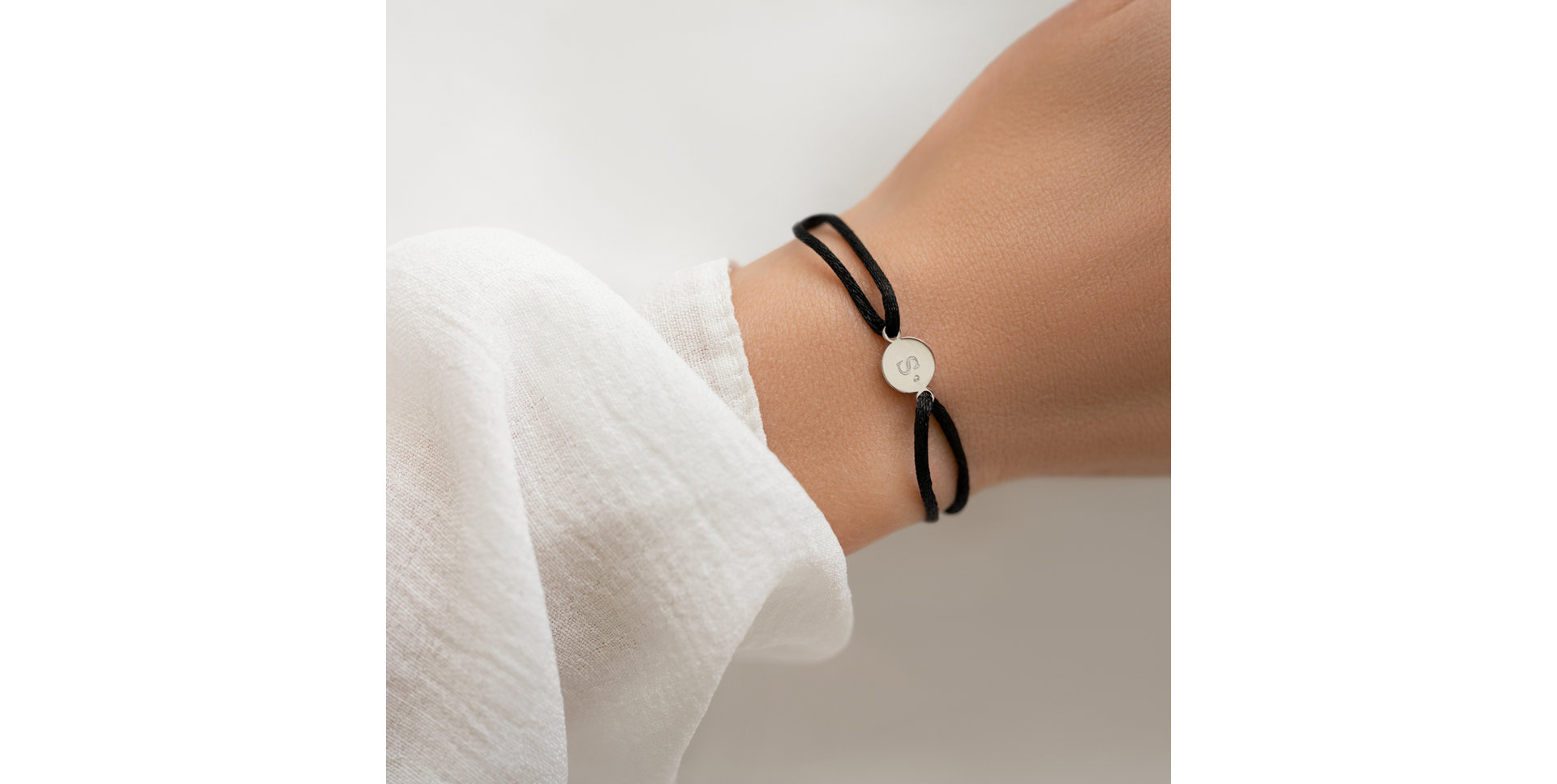 Náramok s diamantom Circle Letter Y