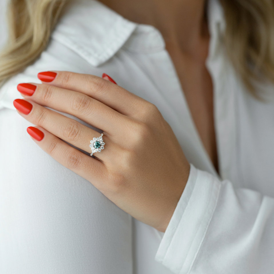 Prsteň s modrým diamantom a bielymi diamantmi Regal Majesty